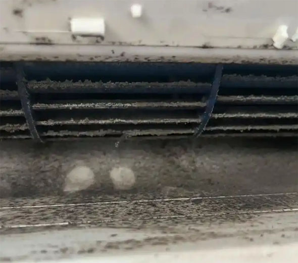 龙海空调吹的风有股烧焦味是怎么回事